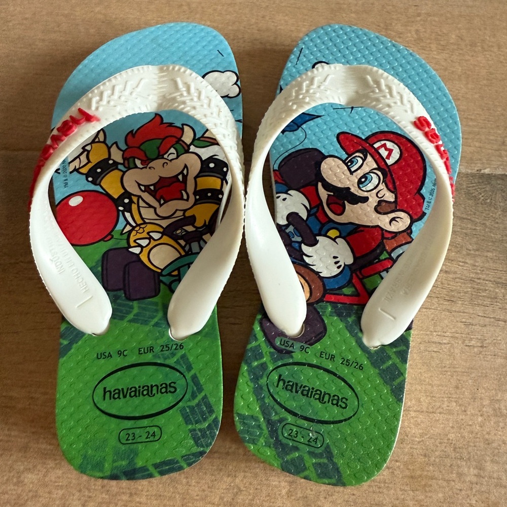 Havaianas Super Mario Toddler Sandals Size 9 - Like New